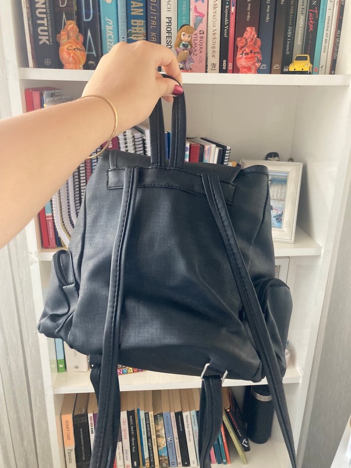 Tokalı Siyah Deri Goth Sırt Çantası - Görsel 3