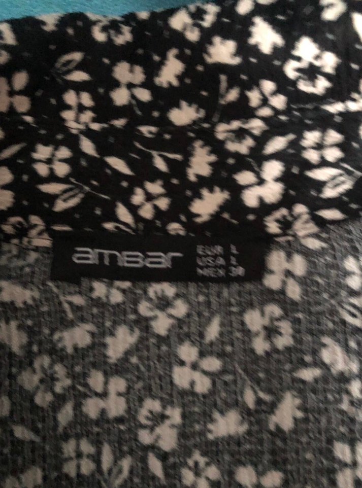 Düğmeli, Uzun Kollu, Siyah Çiçek Desenli Bluz - Görsel 3