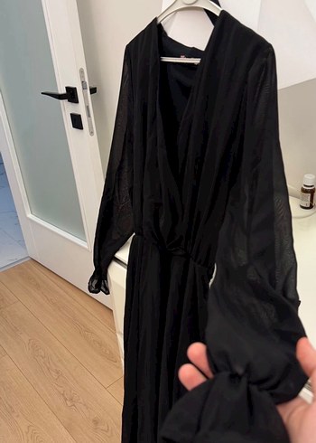 Siyah V Yaka Uzun Kemerli Kadın Elbise - Görsel 2