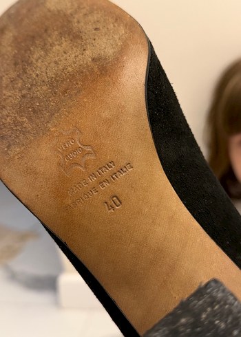 Siyah Süet Fiyonk Topuklu  Ayakkabı - Görsel 4