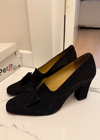 Siyah Süet Fiyonk Topuklu  Ayakkabı - Görsel 3