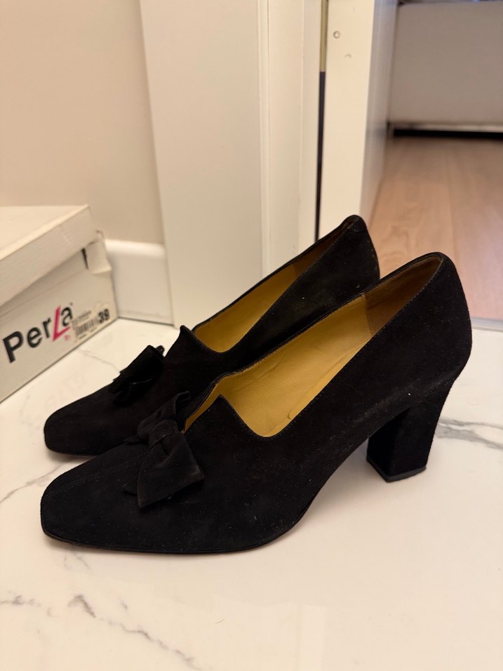 Siyah Süet Fiyonk Topuklu  Ayakkabı - Görsel 3