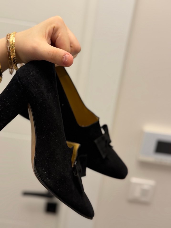 Siyah Süet Fiyonk Topuklu  Ayakkabı - Görsel 2