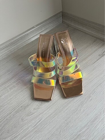 Bershka marka hologram terlik