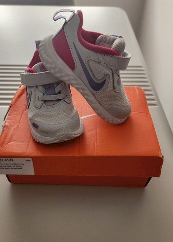 Kız Çocuk spor ayakkabi temiz kullanılmış orijinal markadır.