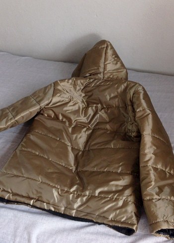 Kapüşonlu yesil erkek çocuk montu - Görsel 2