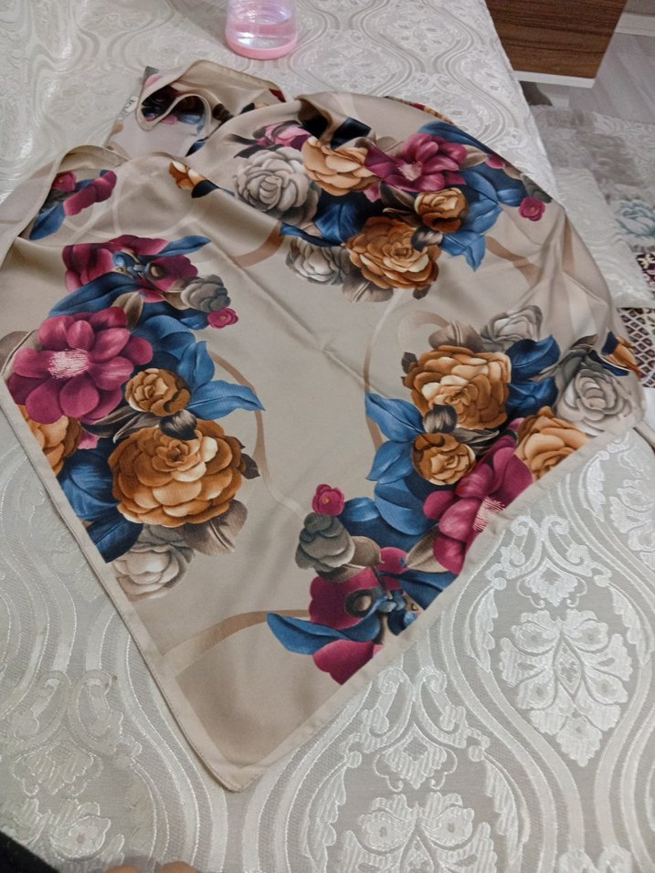 eşarp az iğne izleri var - Görsel 3