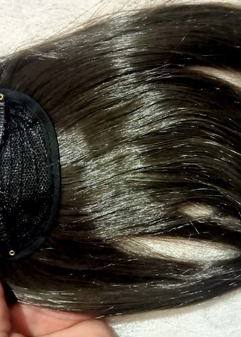 Kadın Parlak Sentetik Kumaş Peruk - Görsel 4