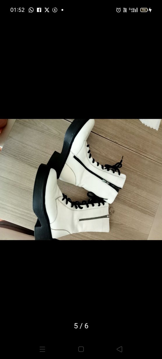 Beyaz Deri Blok Topuklu Goth Botlar - Görsel 4