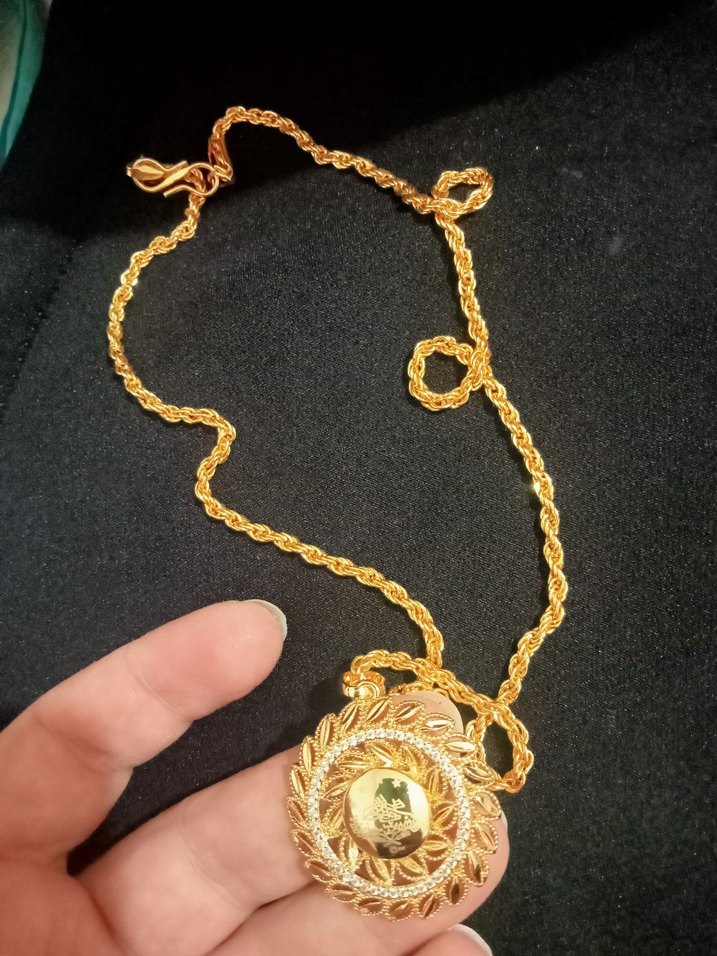 Altın Renkli İşlemeli Uzun Zincir Kolye - Görsel 3