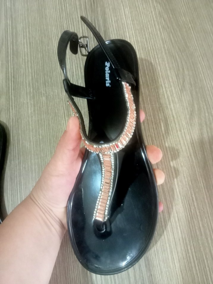 Siyah Parlak Düz Taban Kadın Sandalet - Görsel 3