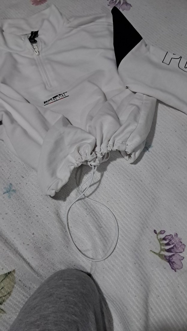 Yarım Fermuarlı Beyaz Kısa Sweatshirt - Görsel 5