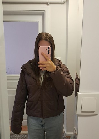 Kahverengi Kapüşonlu Kadın Kısa Mont - Görsel 3