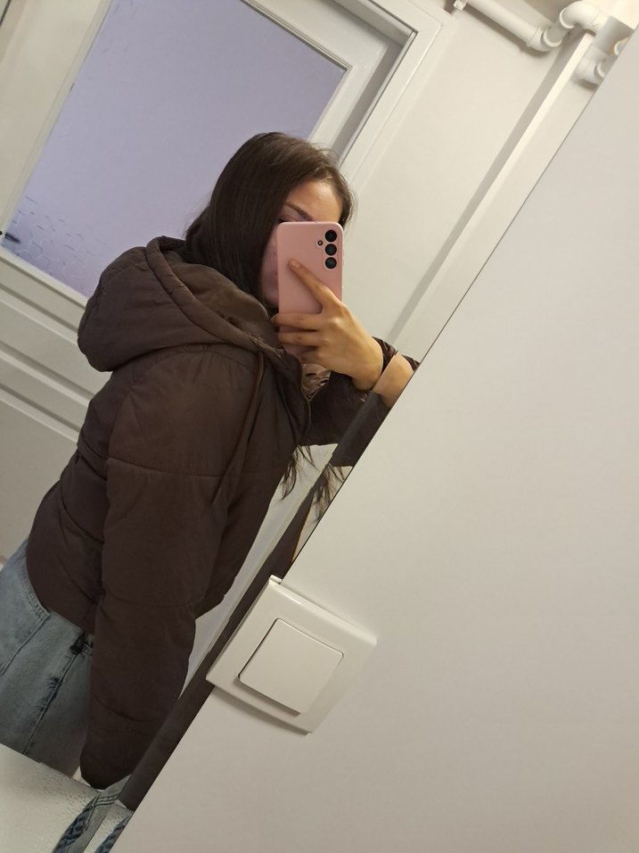 Kahverengi Kapüşonlu Kadın Kısa Mont - Görsel 4