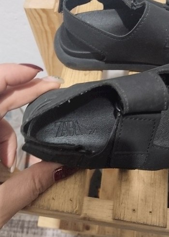 Erkek Çocuk Siyah Tokalı Terlik - Görsel 3