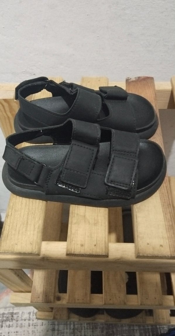 Erkek Çocuk Siyah Tokalı Terlik - Görsel 2