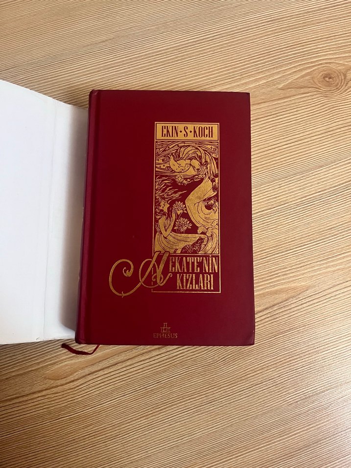 Ekaterina'nın Kızları - Ekin S. Koch - Görsel 2