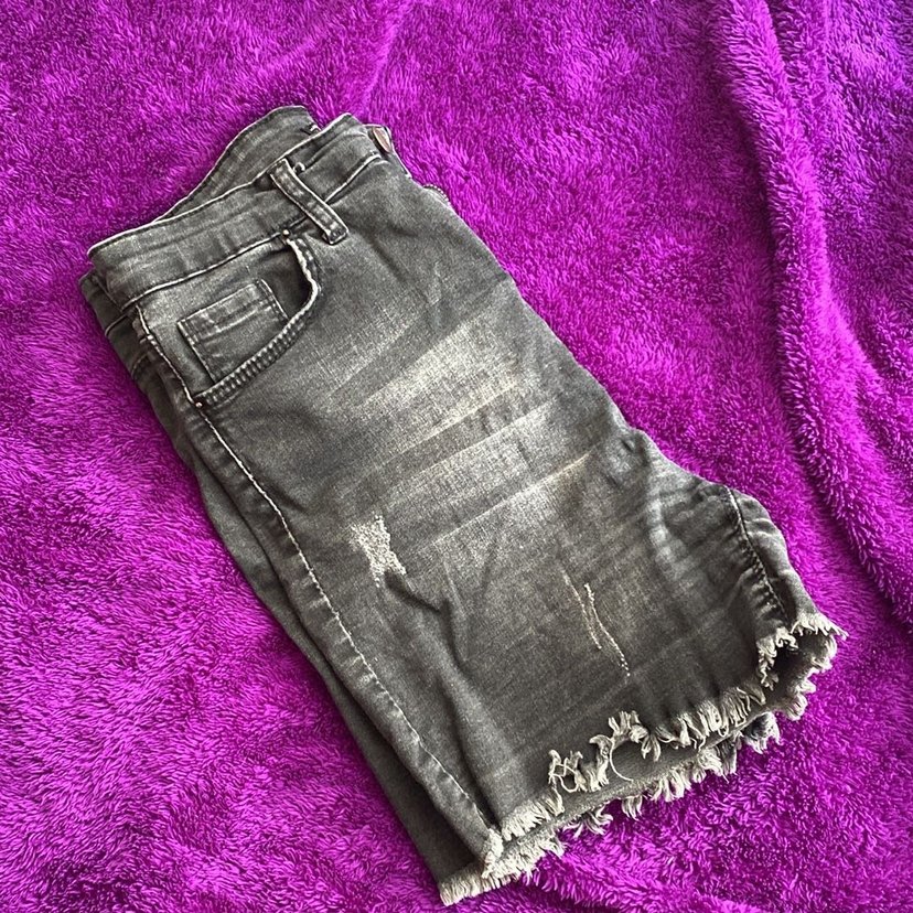 Gri Mini Kot Şort - Görsel 3