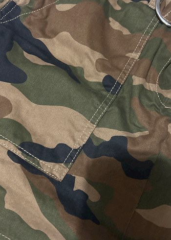 H&M Kadın Kamuflaj Desenli Kemerli Mini Etek