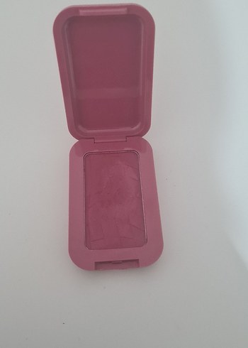 Beden NYX Buttermelt Allık 07 numara