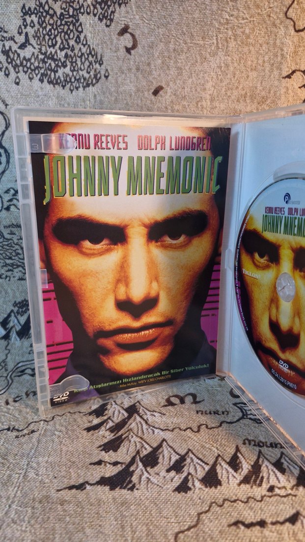 Johnny Mnemonic DVD - Keanu Reeves, Dolph Lundgren! - Görsel 3