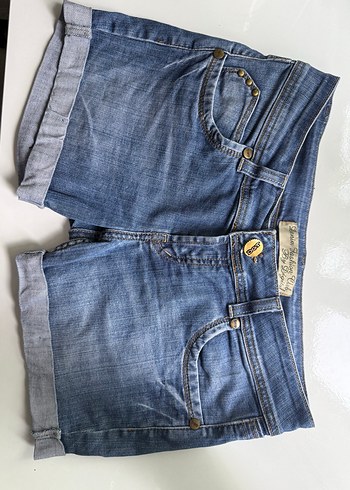 Düğmeli Mavi Denim Midi Şort