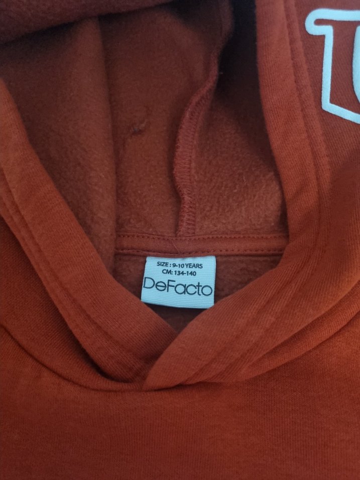 kırmızı kapşonlu erkek çocuk uzun kolu üst kışlık sıcak tutar - Görsel 4