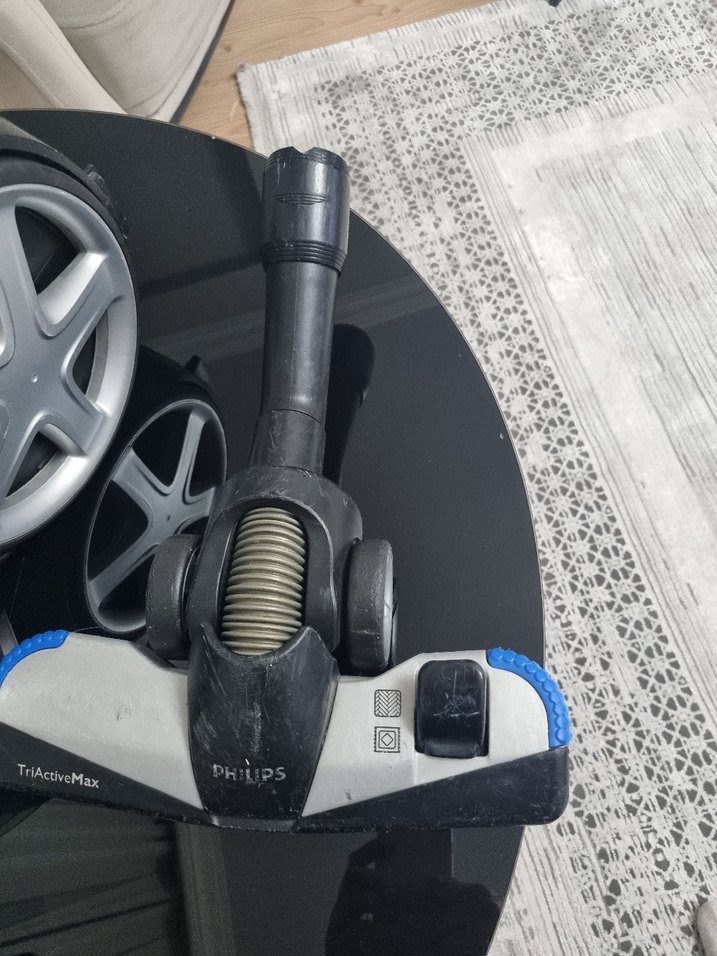 siyah Elektrikli Süpürge Philips maraton ultimate power 8 serisi - Görsel 5