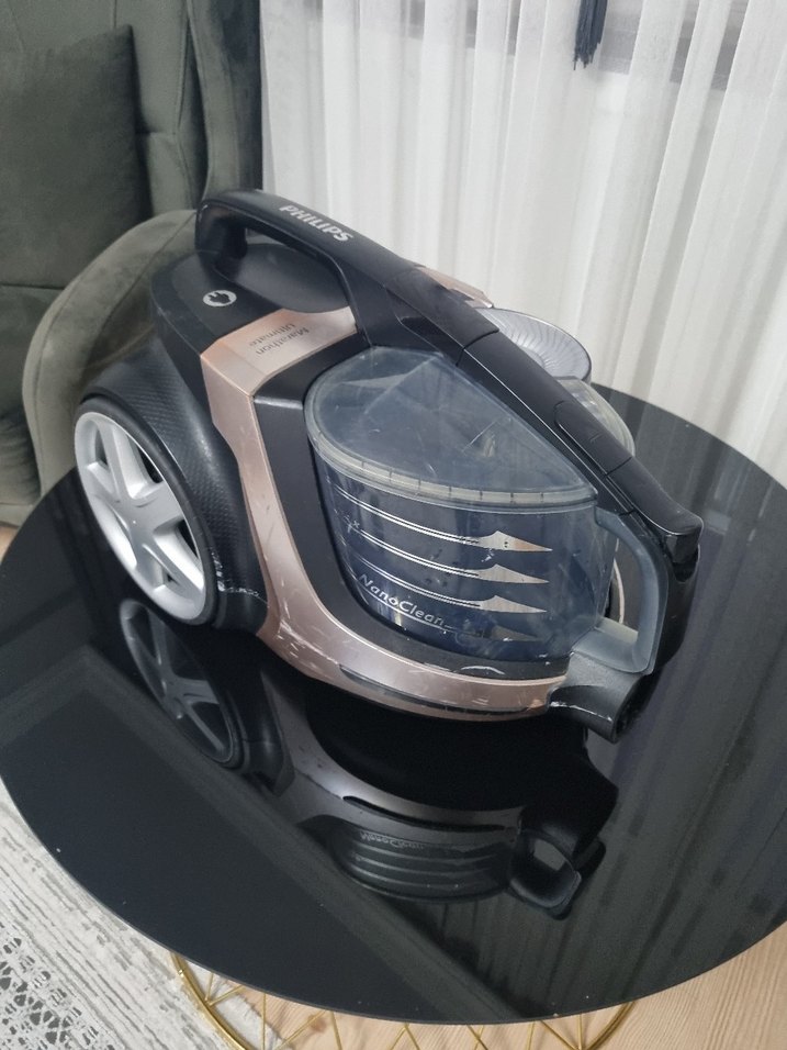 siyah Elektrikli Süpürge Philips maraton ultimate power 8 serisi - Görsel 2