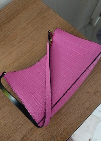 Parlak Pembe Yılan Desenli Deri Çanta