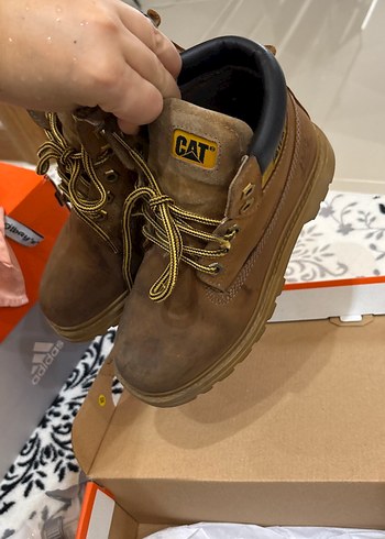 CAT ÇOCUK BOT TABA 35  Süet Bağcıklı Bot - Görsel 2