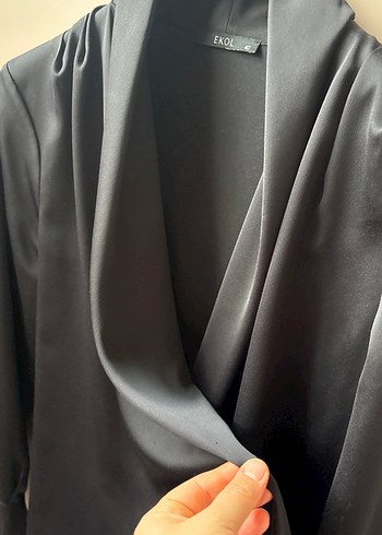 EKOL 40 Siyah V Yaka saten Bluz - Görsel 3