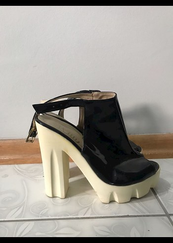 Kalın Topuklu Ayakkabı - Görsel 4
