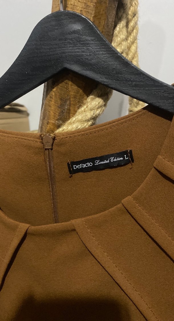 Kahverengi Elbise - Görsel 3