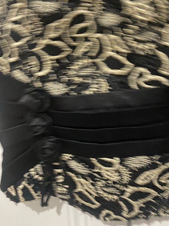 Desenli Kemerli Siyah Mini Bluz - Görsel 2