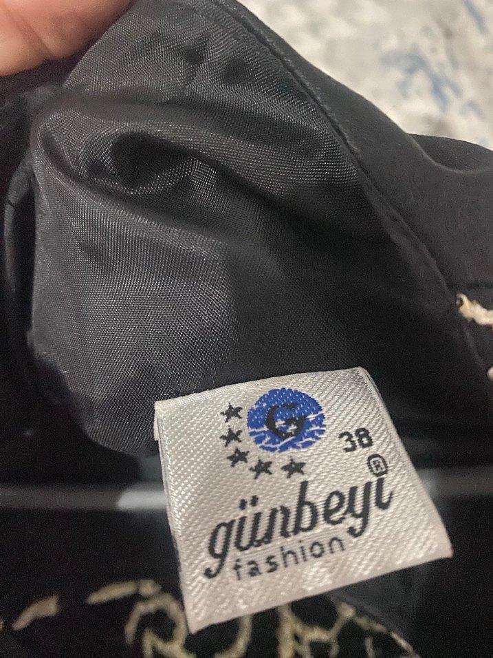 Desenli Kemerli Siyah Mini Bluz - Görsel 5