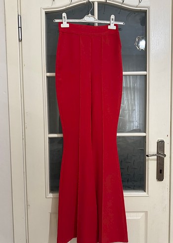 Kadın Kırmızı Piliseli Kumaş Pantolon - Görsel 2