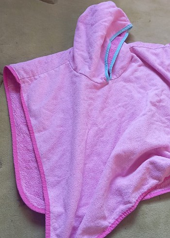 Kız Çocuk Kapüşonlu Pembe Bornoz - Görsel 3