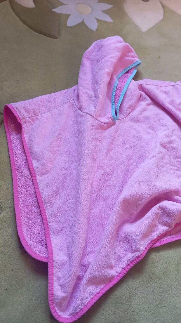 Kız Çocuk Kapüşonlu Pembe Bornoz - Görsel 3