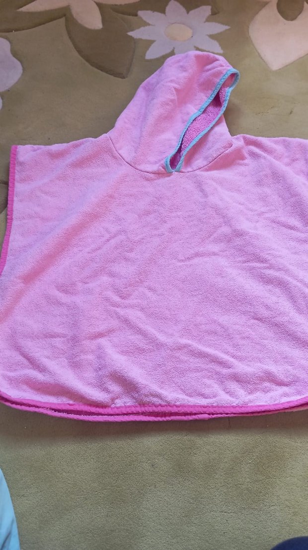 Kız Çocuk Kapüşonlu Pembe Bornoz - Görsel 2