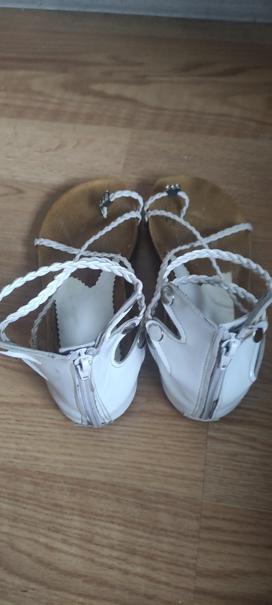 Beyaz Deri Dolgu Topuklu Kadın Sandalet - Görsel 3