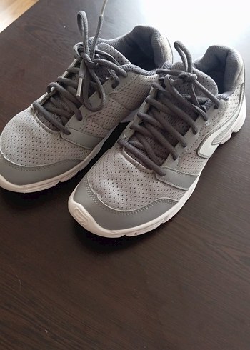 Gri Bağcıklı Spor Ayakkabı
