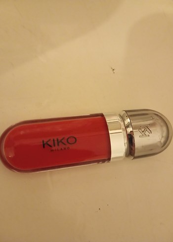  Beden Kiko Milano Parlak Kırmızı Ruj