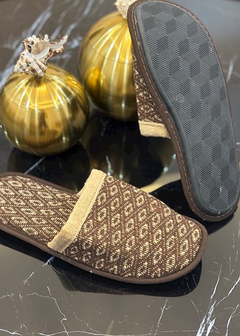 Örgü Detaylı Kahverengi Erkek Ev Terliği - Görsel 4