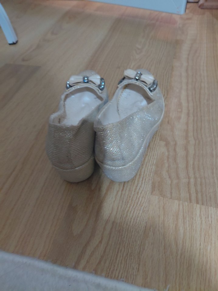 Kız Çocuk Bej Fiyonklu Babet Ayakkabı az kullandı - Görsel 4