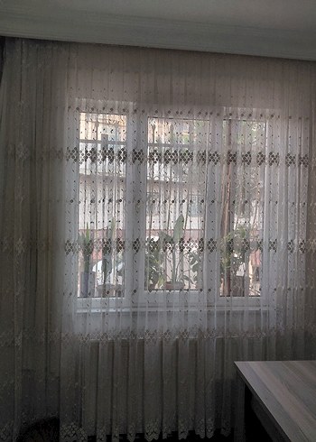 Taç Nakışlı Beyaz Tül Perde