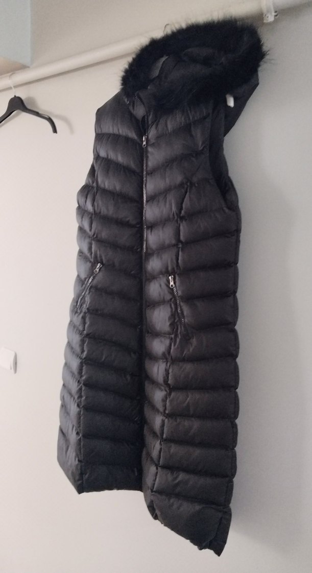 Siyah Uzun Kollarsız Kürklü Kadın Yelek - Görsel 2