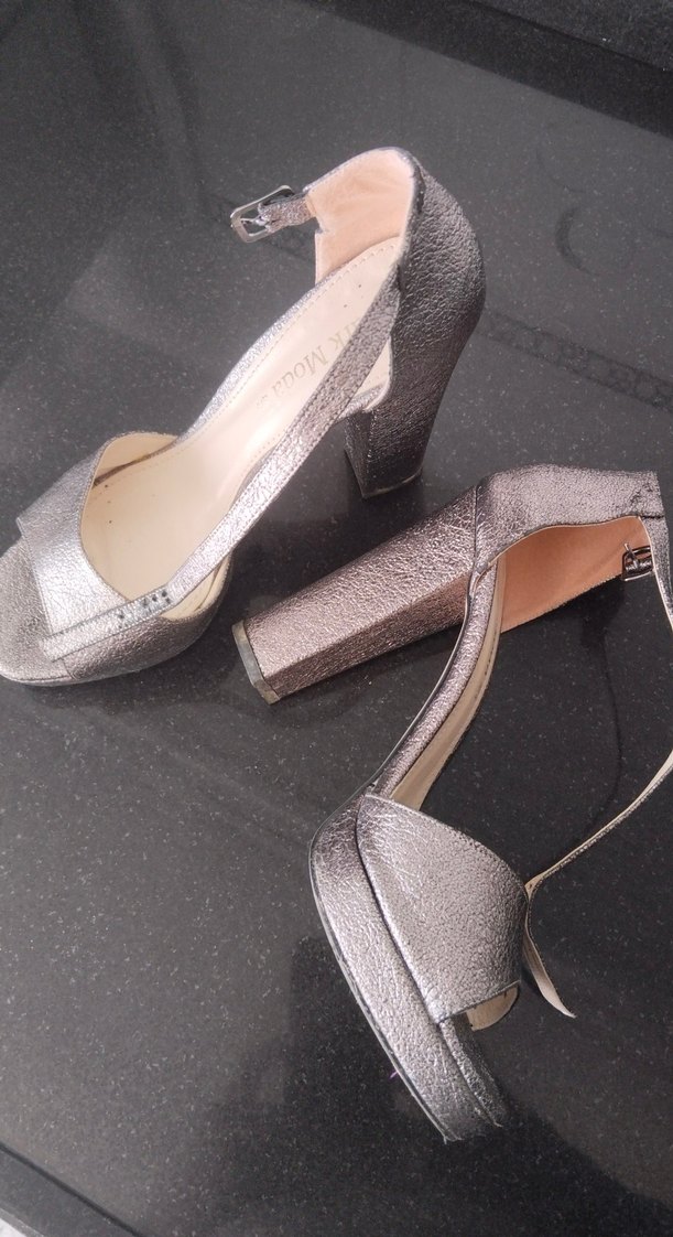 Gri Yılan Desenli Tokalı Stiletto Topuklu Ayakkabı - Görsel 2