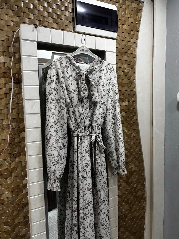 Kuşaklı Gri Bohem Elbise kadın çiçekli şıfon tesettür elbise - Görsel 4