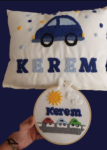 Nakışlı Mavi Araba Desenli Yastık ve kapı süsü